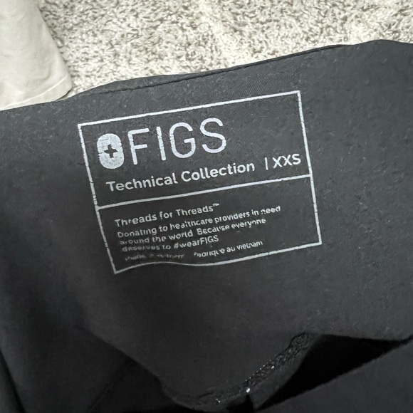 Figs black Catarina top - Picture 3 of 3